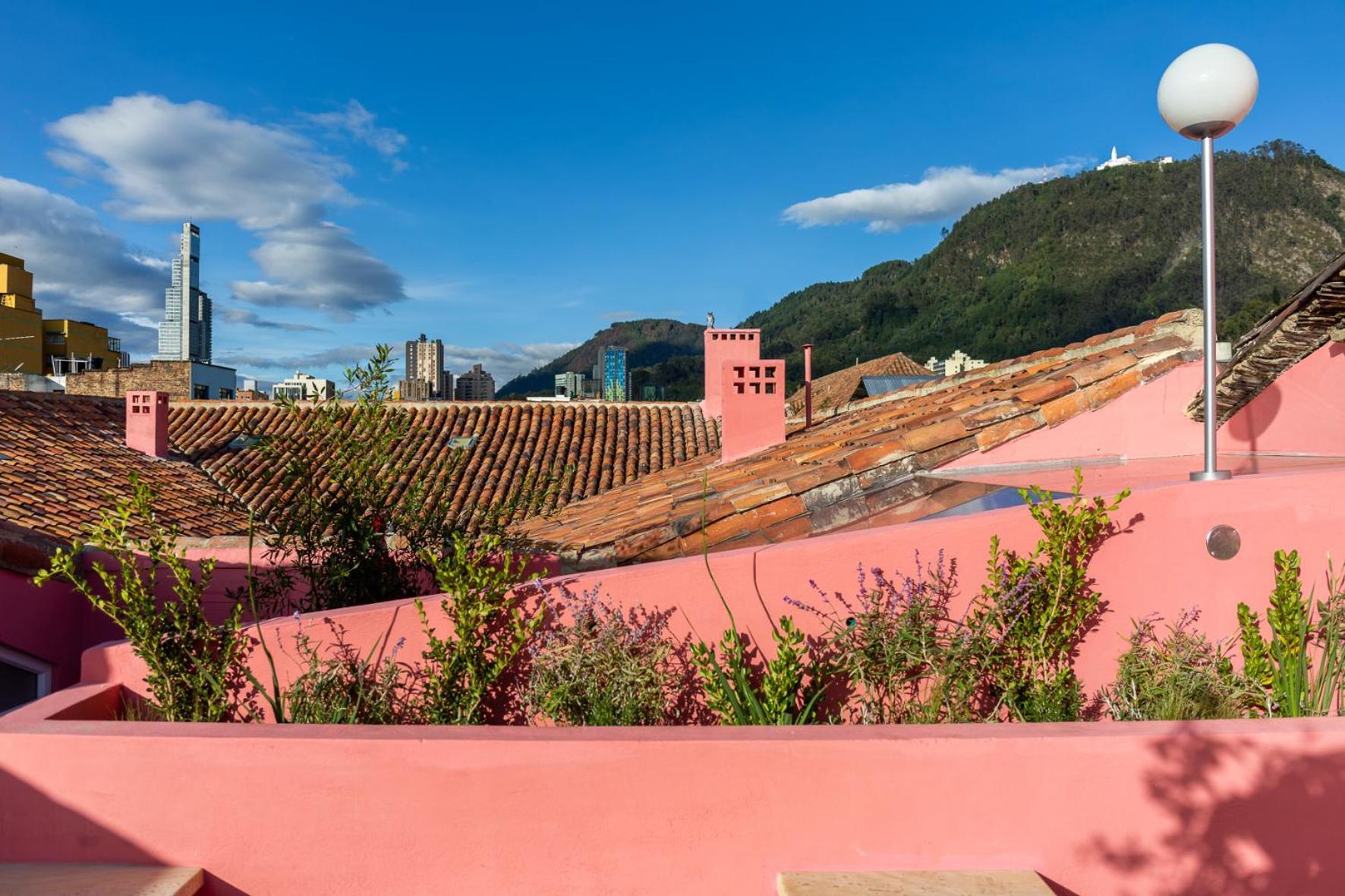 Casa Rosada, Bogota